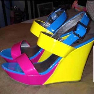 G BY GUESS SANDALS..8.5